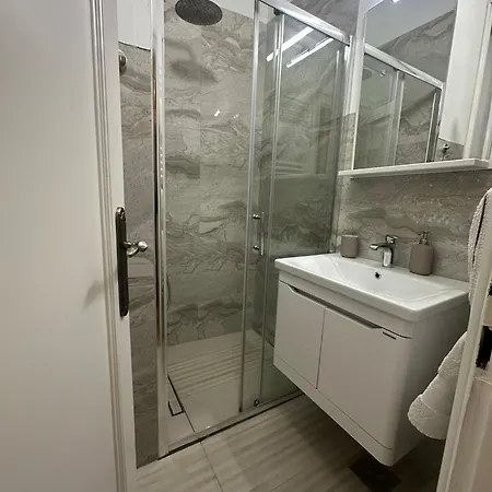 Urban 3 Apartment *